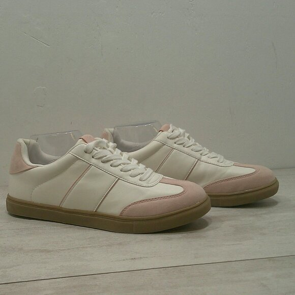 Torrid Classic Preppy Leather Lace up Sneakers Cream and Pink Size 10 WW Ex Wide - Picture 1 of 11